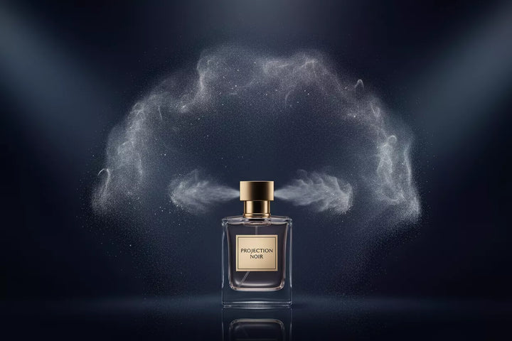 Flakon perfum rozpylający szeroką chmurę mgły zapachowej – ilustracja pojęcia projekcji perfum